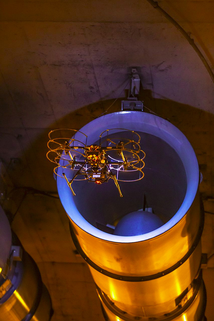 Autonomous drone on a repeatable trajectory inside a tunnel